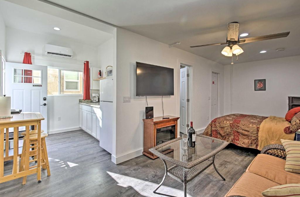 North Park Apartment | Sleek Studio with Grill - 1 Miles to Balboa Park!