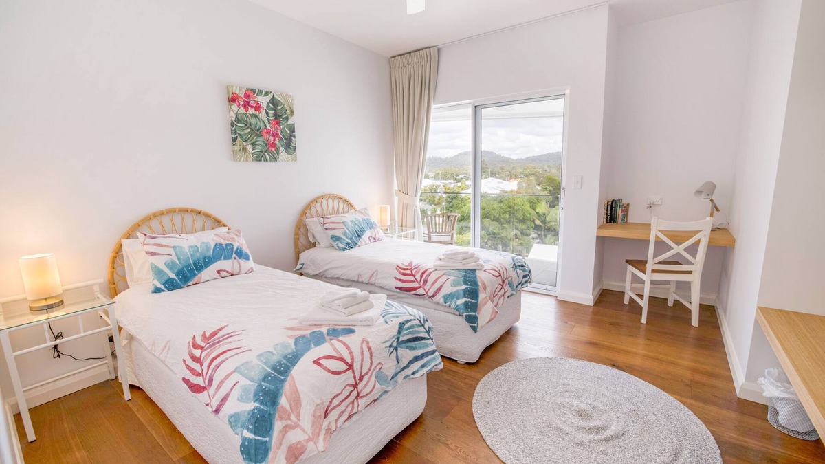 Bogangar Apartment | Sleep 38 in the heart of Cabarita Beach, gateway to the Tweed Coast and Valley.
