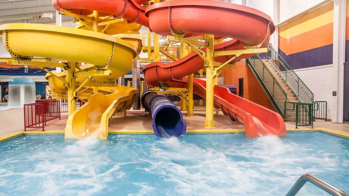 Minot Hotel | Sleep Inn & Suites Conference Center and Water Park