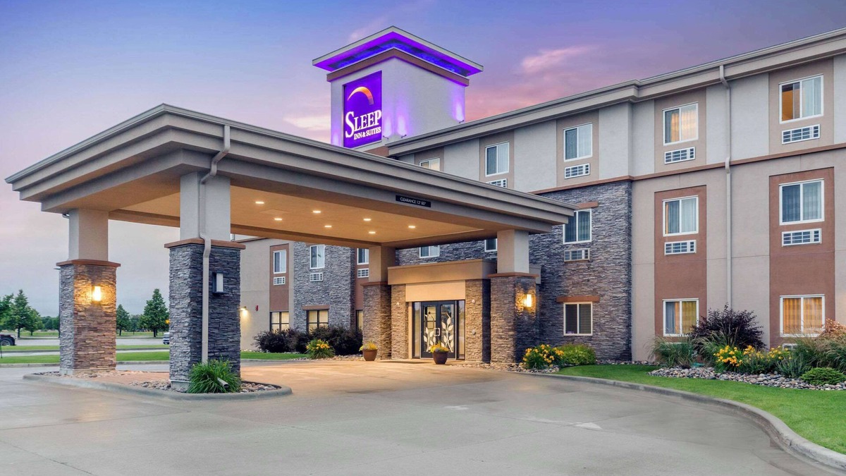 Grand Forks Hotel | Sleep Inn & Suites Grand Forks Near Alerus Center