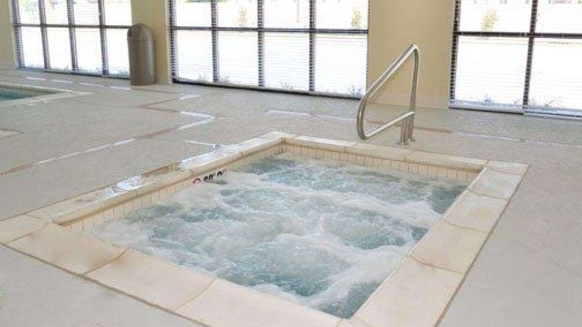Caddo Heights-South Highlands Hotel | Sleep Inn & Suites Shreveport near Medical Center