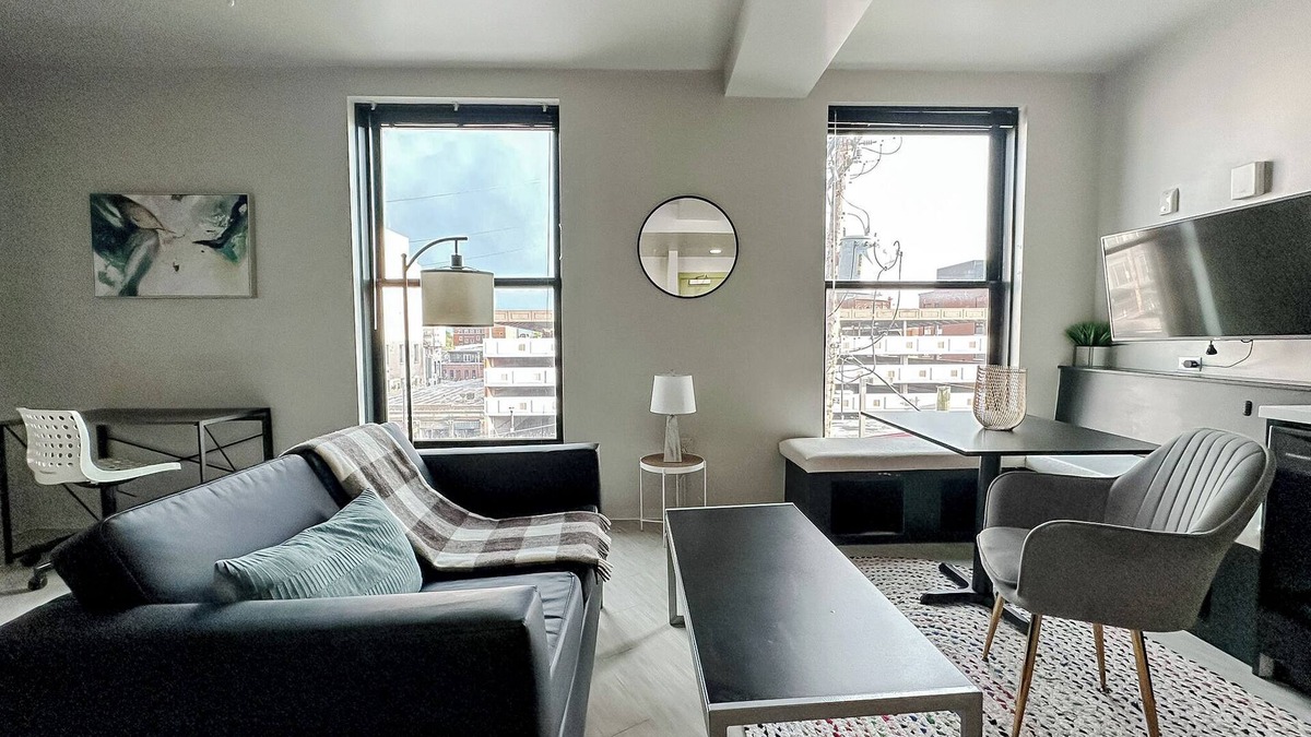 Downtown Springfield Apartment | Sleepover: 1BD/1BA Studio Next to Gillioz - Downtown Springfield