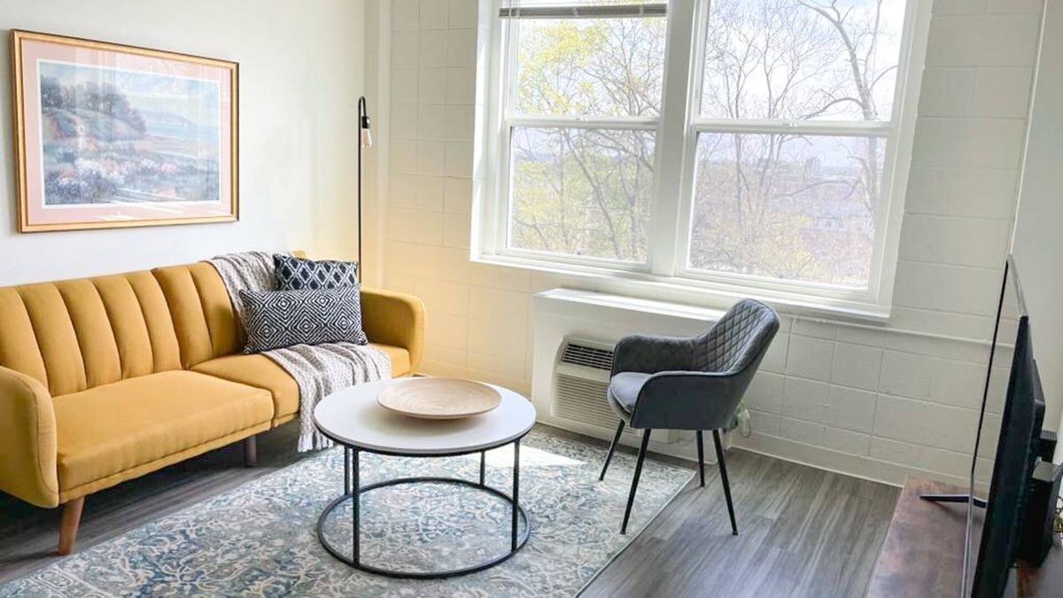 Walnut Hills Apartment | Sleepover: Bright 1BD/1BA + Gym - Downtown Cincinnati