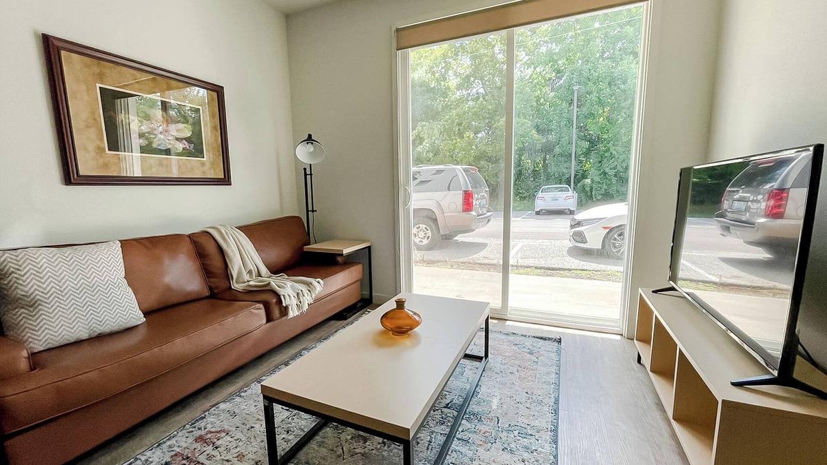Bowling Green Apartment | Sleepover: Desirable 1BD/1BA - Bowling Green