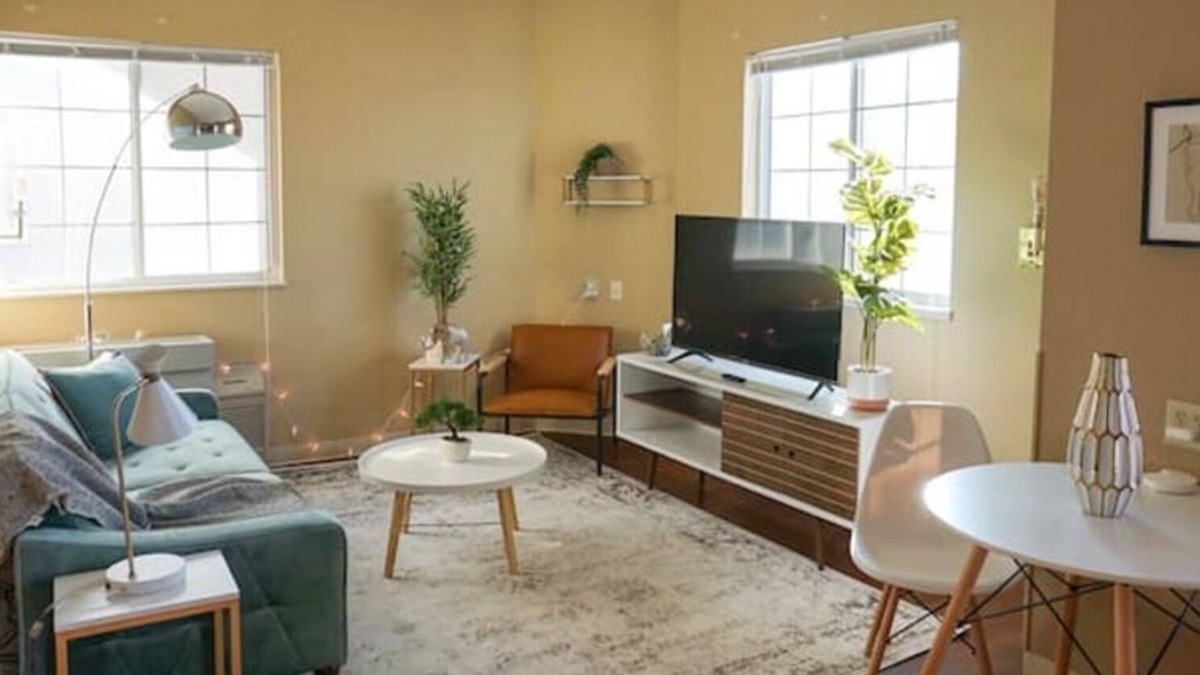 Downtown Wichita Apartment | Sleepover: Earthy 1BD/1BA + Gym - Downtown Wichitan