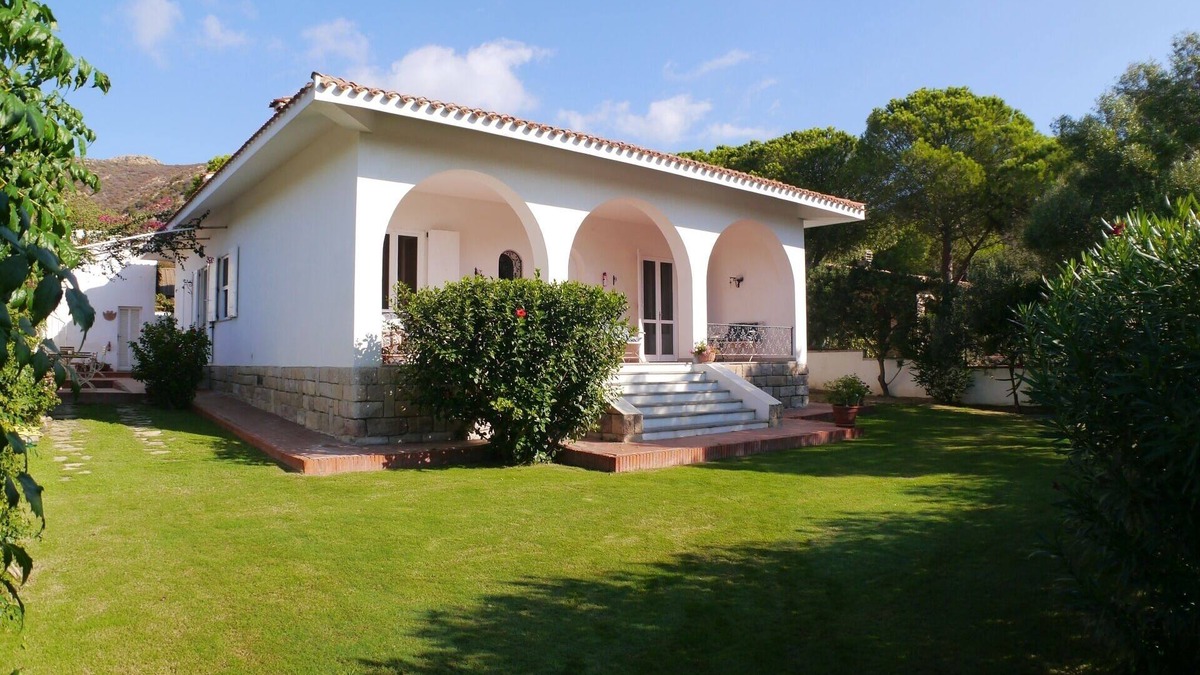 Teulada Villa | Sleeps 10 100 mt from Perdalonga beach. Wifi