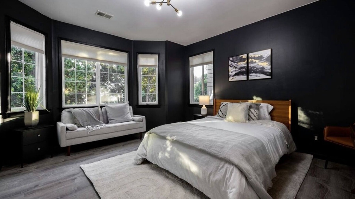 Miraloma House | Sleeps 10, 5 bedrooms and 5 bathrooms in Sunny San Francisco. Close to BART