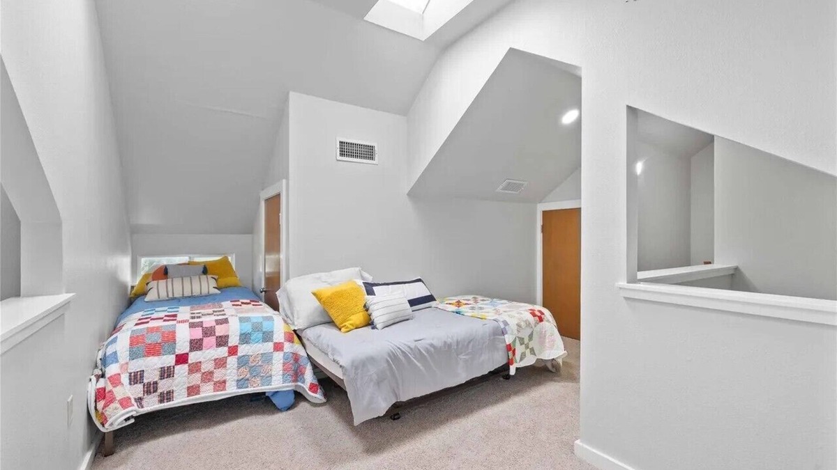 Breckenridge House | Sleeps 10 on deep water at Hubbard Creek Lake with 2 story dock & MIL quarters