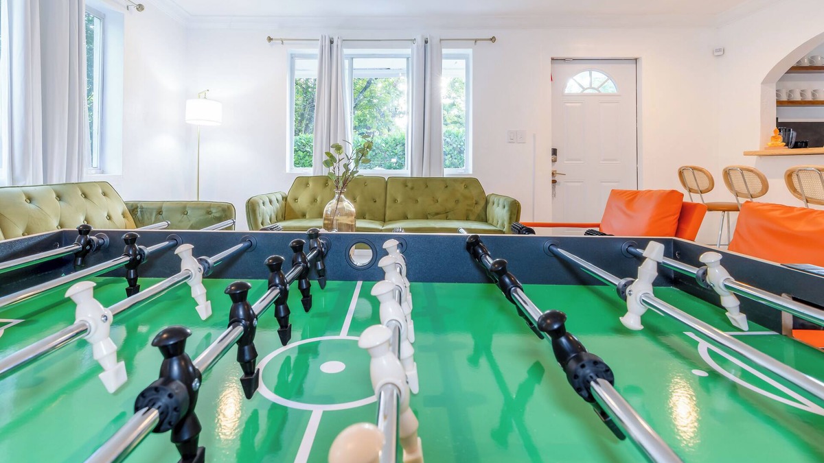 Wynwood Art District House | Sleeps 10 | Private Pool | Jacuzzi | BBQ | Games | Games