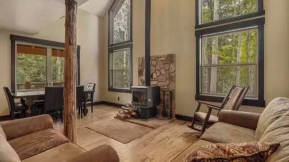 Mammoth Creek Cabin | Sleeps 11 - Spacious cabin getaway 1-mile from Panguitch Lake