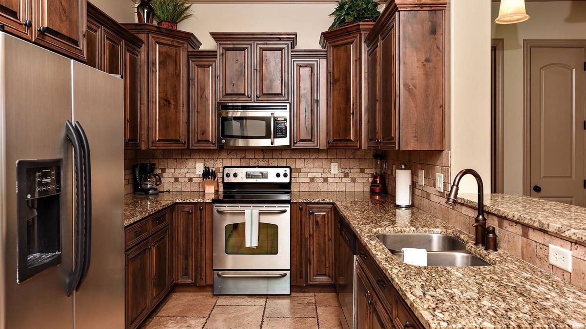 Hurricane Resort | SLEEPS 12! ASTONISHING Condo Resort Close to ZION's National Park