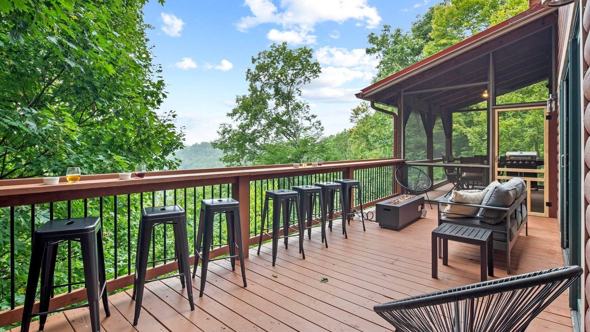 Maggie Valley House | Sleeps 20!|Hot tub|Mtn Views|Game Rooms|Sauna
