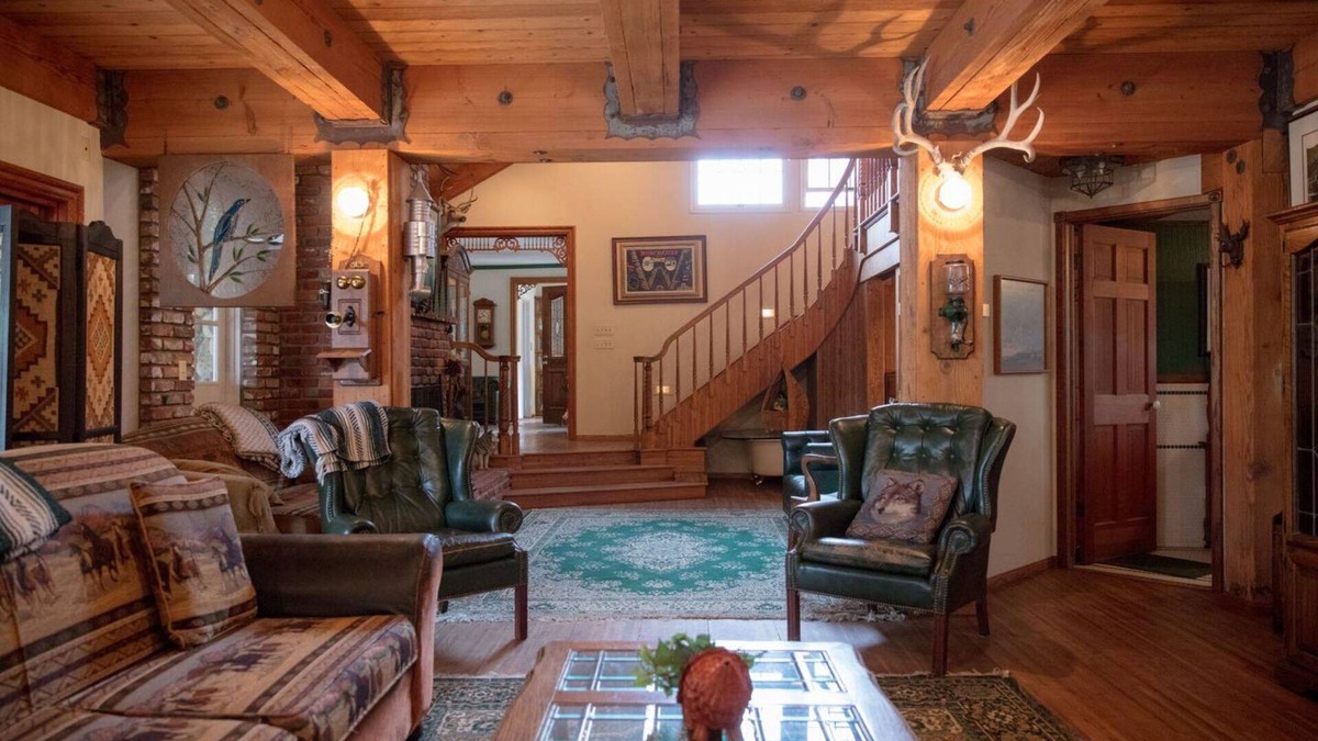 Orange House | Sleeps 20+! Ranch Retreat Minutes from Disneyland - Convention Center - Beach!