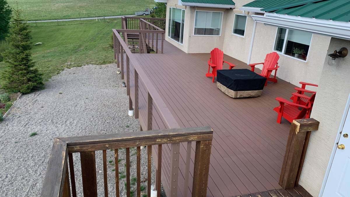 Division No. 3 House | Sleeps 26- 5 mins from Waterton Entrance WCV -A&C