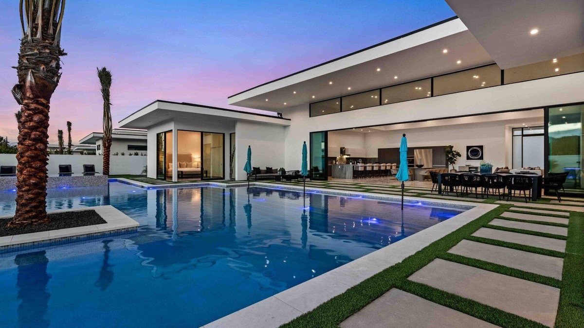 Madison Estates House | Sleeps 28 | 2 Luxe Villas w/Pickleball Court | Bravo Villas Dorada by AvantStay