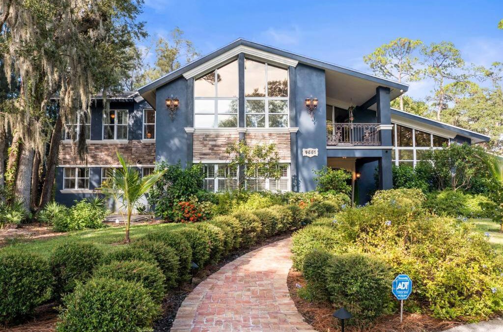 Seminole House | Sleeps 28, Events, Salt Pool/Spa, Outdoor Kitchen