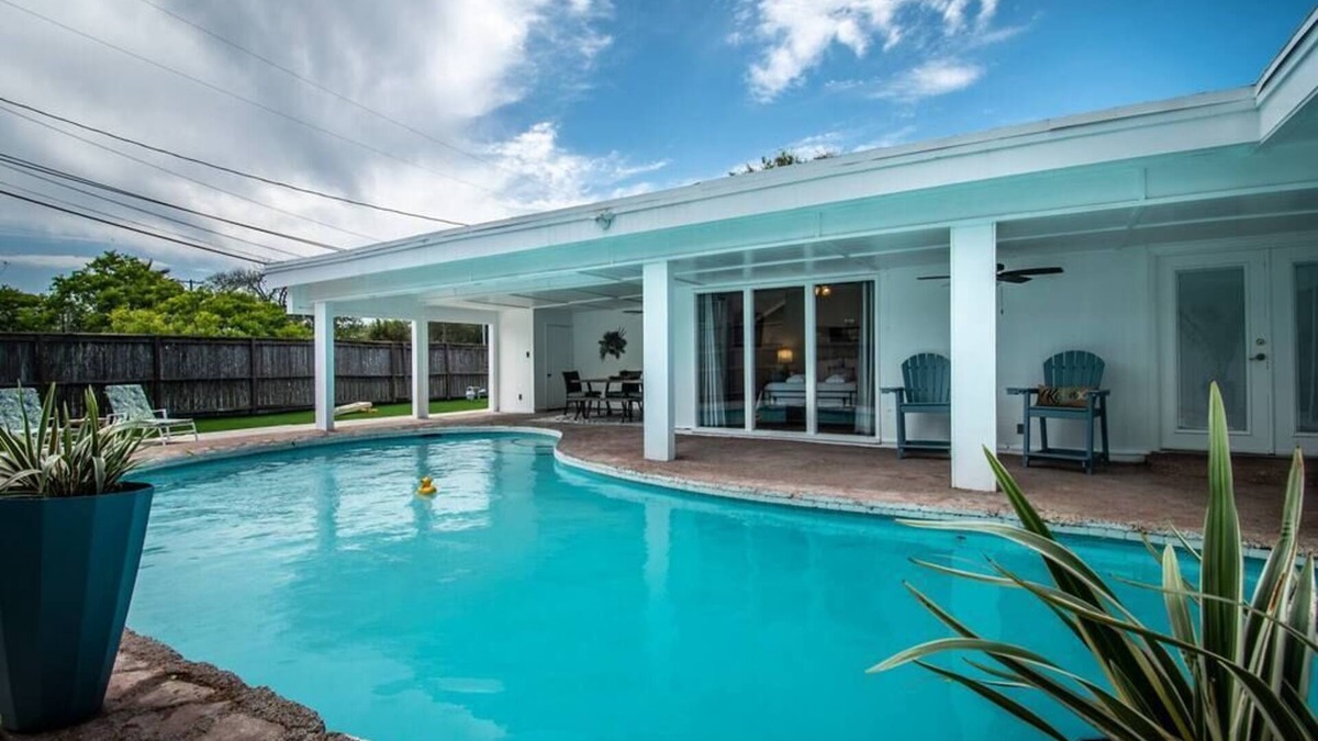 Bay Area House | Sleeps 32 - Spectacular Adjoining Homes Waits