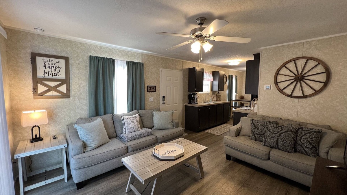 Eden Cottage | Sleeps 4 - 3Acre Retreat-Near Airport, Savannah & Beaches - Close to i-95 & i-16