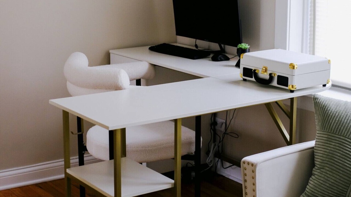 Irving Park East Apartment | Sleeps 4 New Modern 1BR Workspace