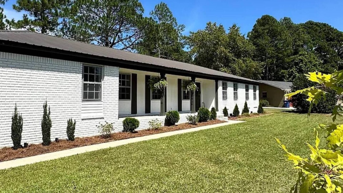 Albertville House | Sleeps 6-8; Across from Sand Mountain Park