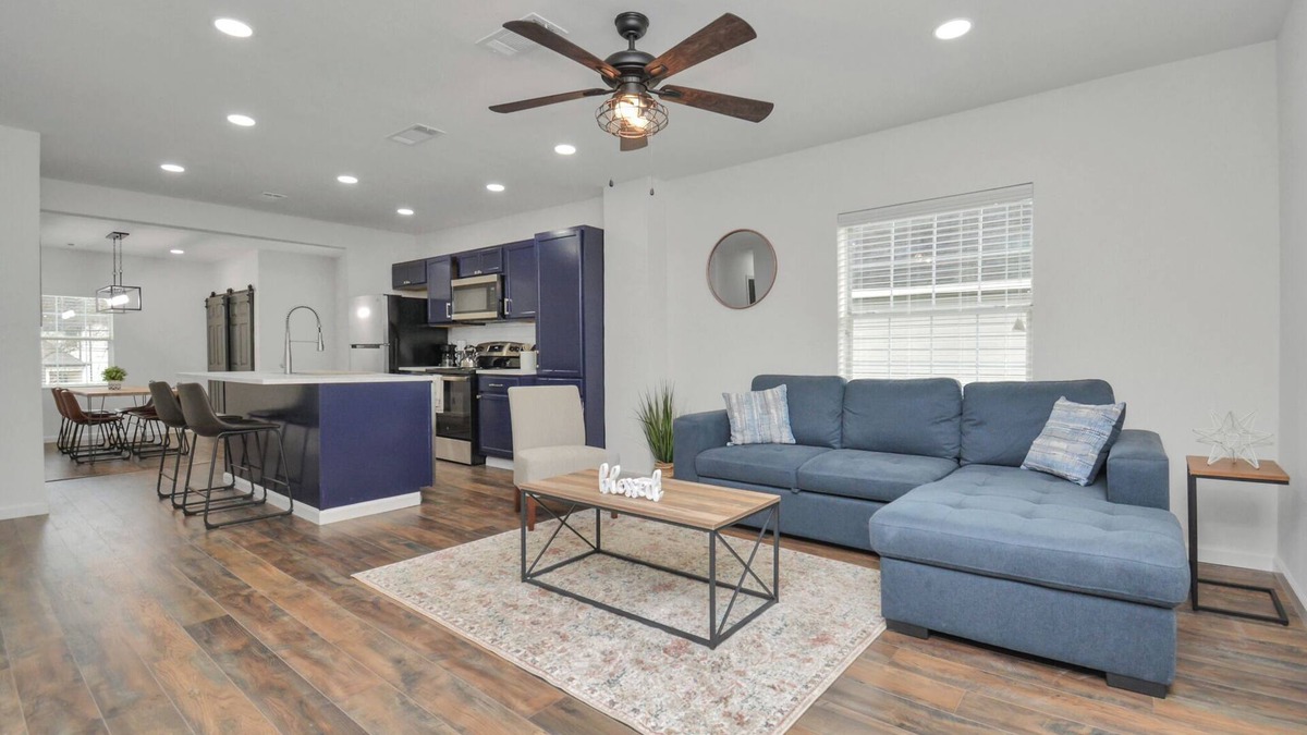 South Central Houston House | Sleeps 8 - Near Downtown - Free Parking