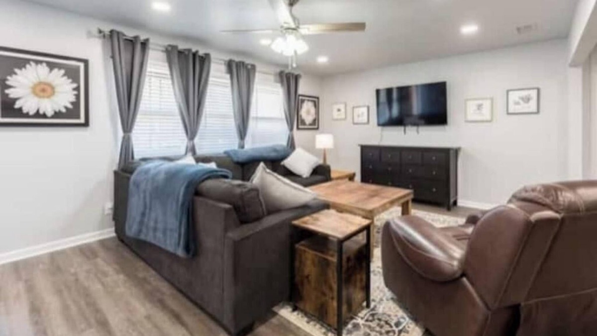 Lubbock House | Sleeps 8: Pet Friendly: Minutes from TTU & Medical District