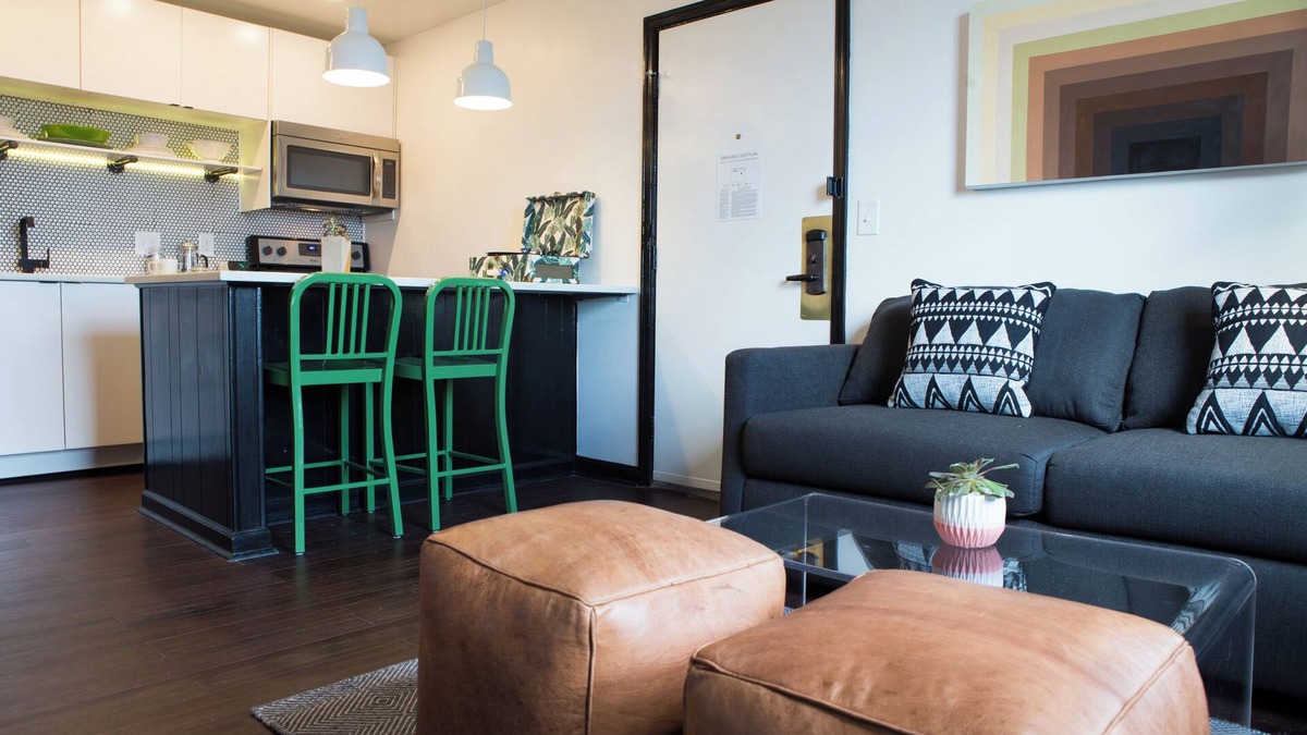 Rutledge Hill House | Sleeps 8 | Private SoBro Retreat Near Music & Dining – by AvantStay