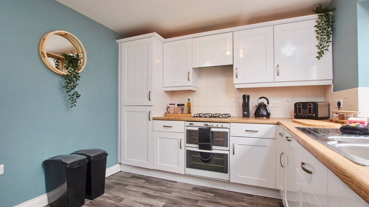 Nantwich House | Sleeps14 | FAB BIG House in Nantwich by PureStay