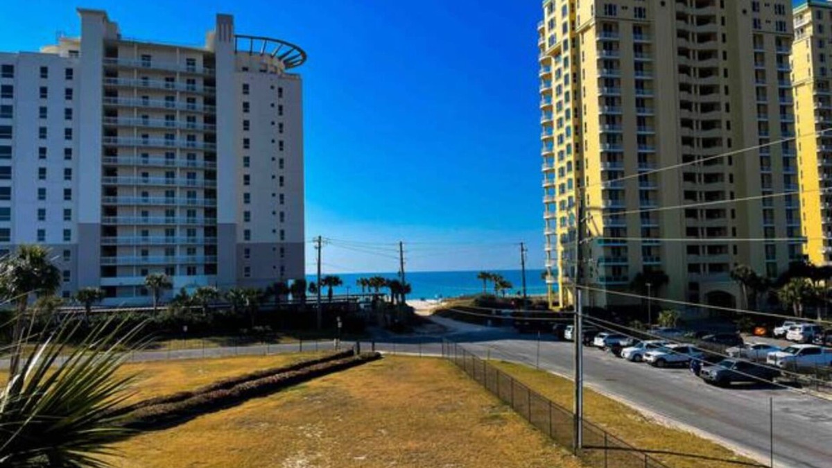 Parasol Condo | Slice of Paradise with a Beautiful Gulf View & White Sandy Beaches.