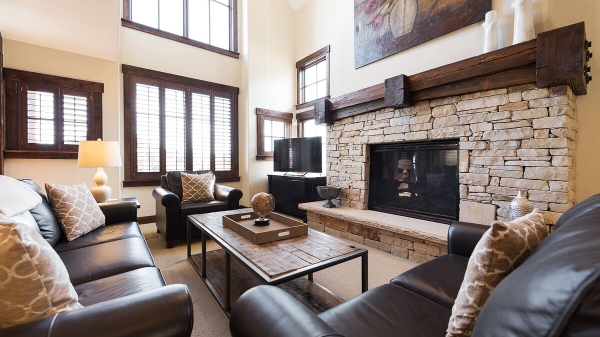 North Park City Cottage | Slope-side Cottage, Silver Star #39, with private hot tub