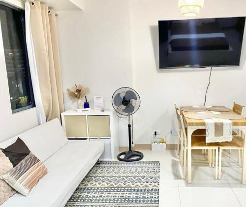 Jaro House | SM Style Residence Minimalist Condo Unitt