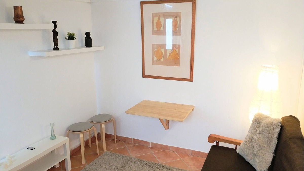 Castillo del Romeral Apartment | Small apartment by the sea in a fishing village