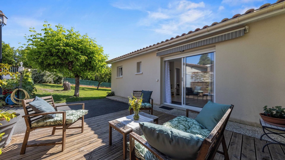 Montagne House | Small House in the Heart of the Vineyards – Comfortable and Eco-Friendly Getaway with Air Conditioning