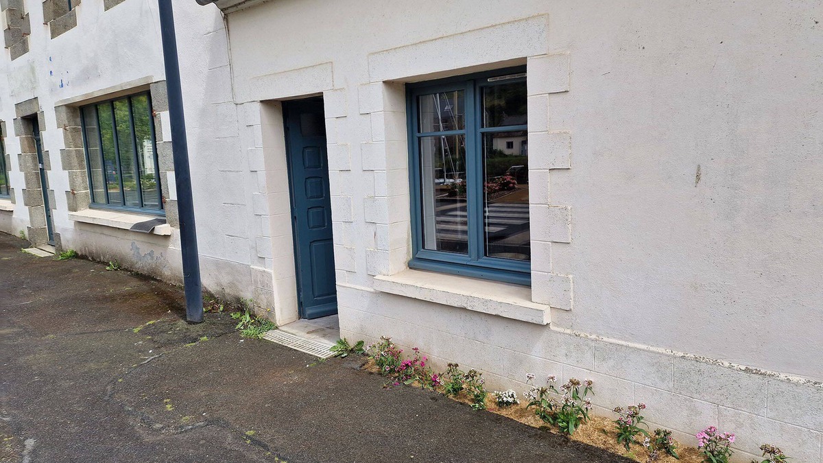 Pontrieux House | Small house on the marina.