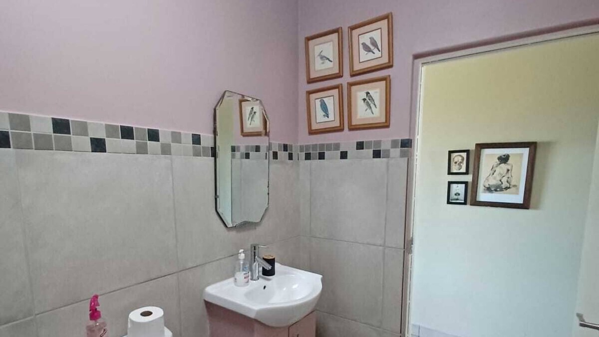 Drakenstein Apartment | Small intimate self-catering apartment