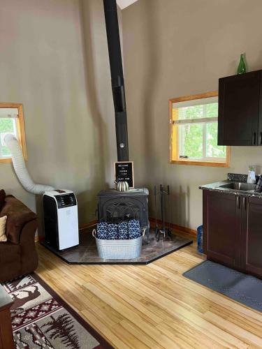 Georgian Bay House | Small Muskoka Cottage- Gibson Lake