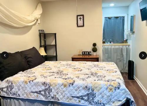 Elizabeth City House | Small private get away, tiny home garage studio apartment