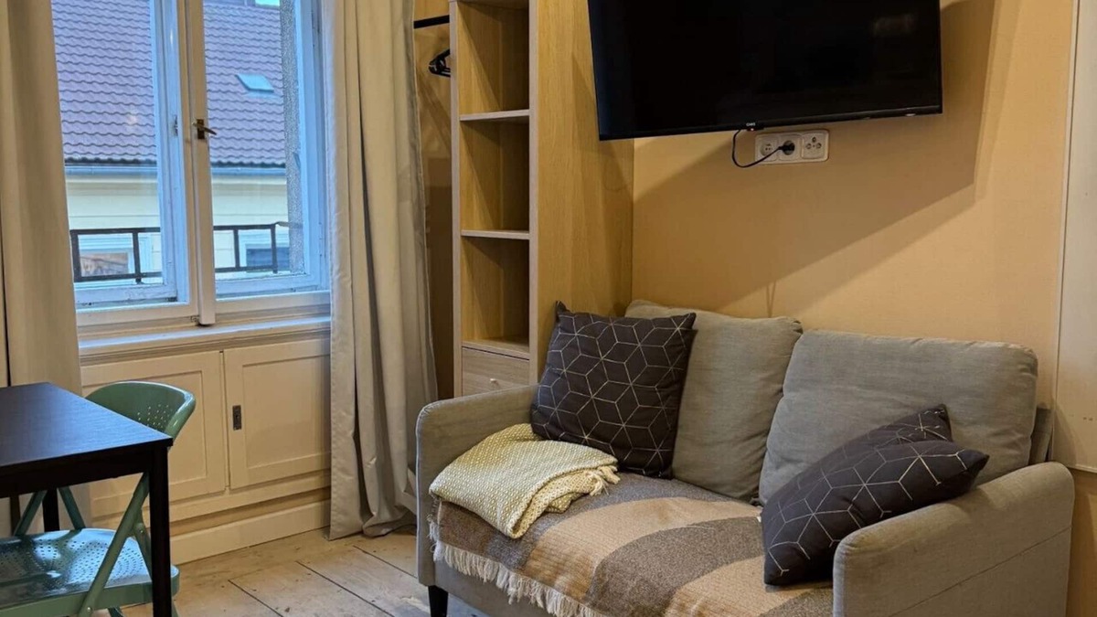 Vrsovice Apartment | Small studio in hipster neighborhood