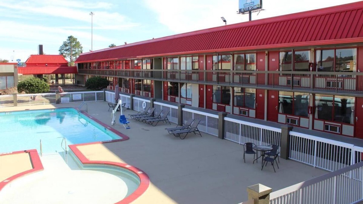 Perry House | Small Town Charm! 4 Comfy Units, Parking