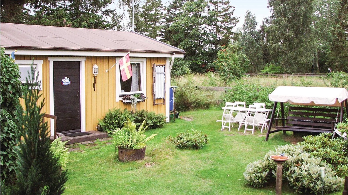 Gislov House | Small vacation home in a beautiful location, only 100 m from the long sandy beach in Beddingestrand.