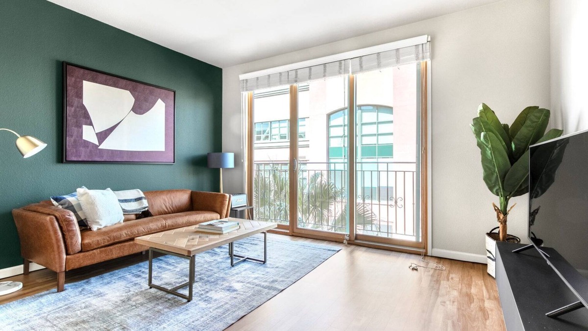 San Jose Apartment | Smart Santana Row 2BR w/Gym, Pool, nr. Googleplex Campus, by Blueground