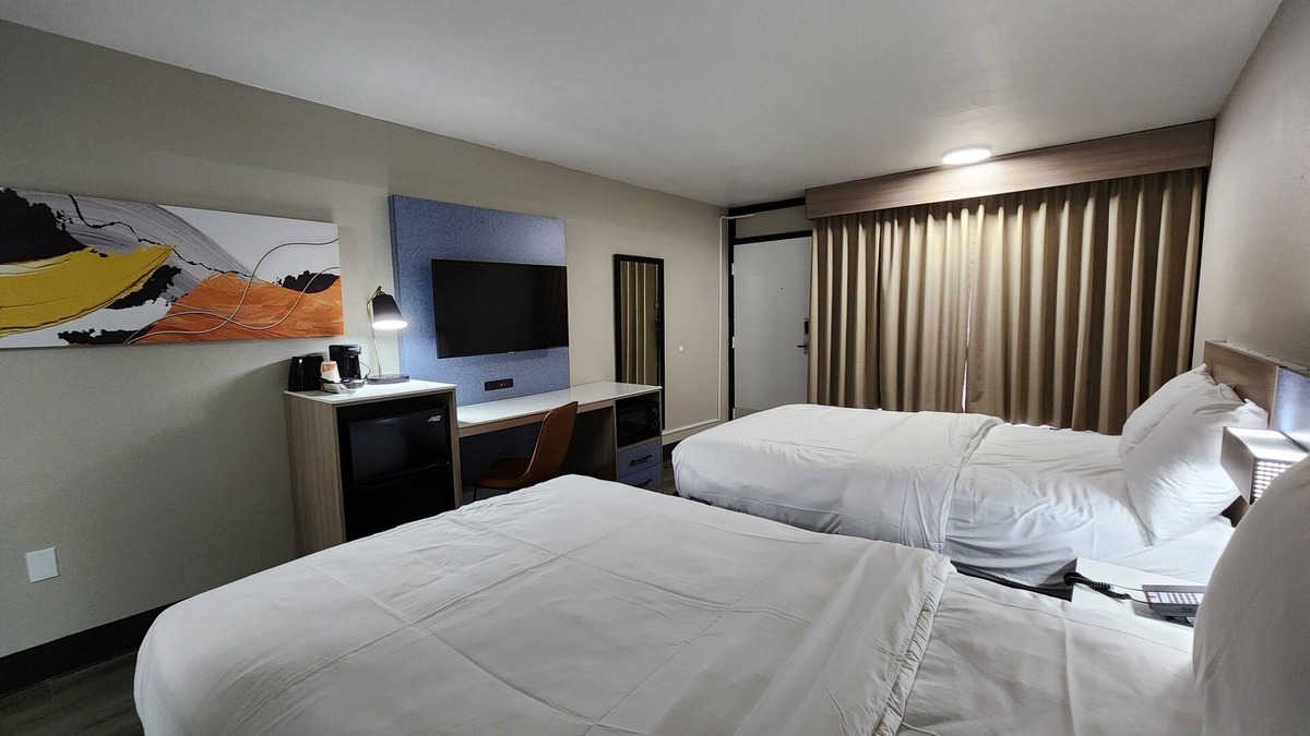 Lafayette Hotel | Smart Stay Inn
