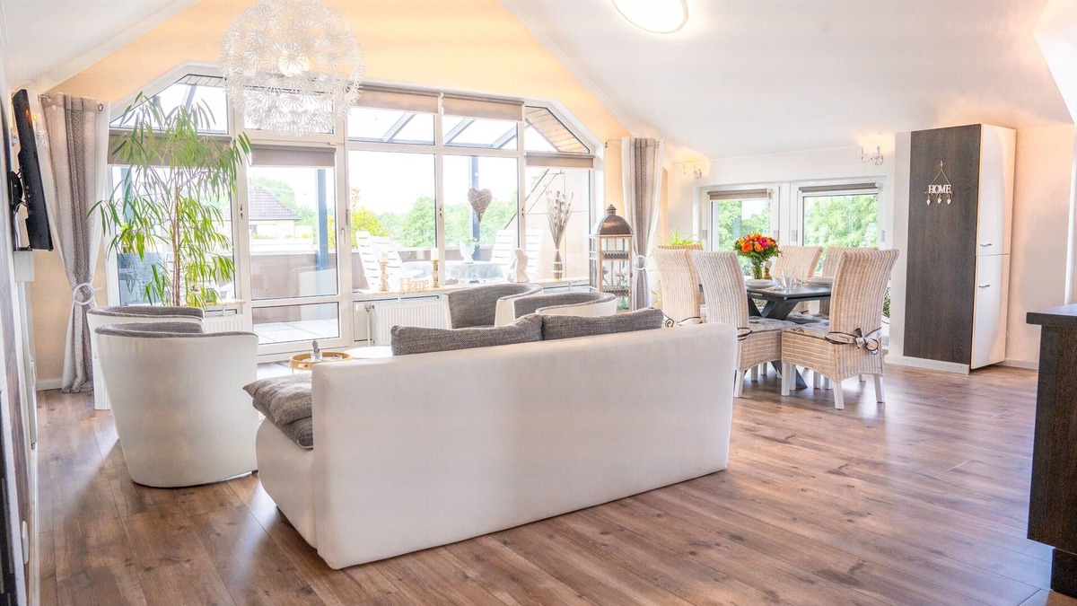 Bad Zwischenahn Apartment | SmartFewo: Loft | Sauna | Balcony | Parking lot