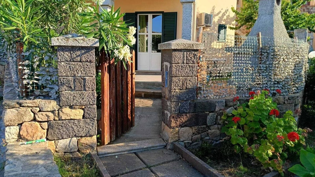 Limpiddu Apartment | SMERALDO apartment with private garden