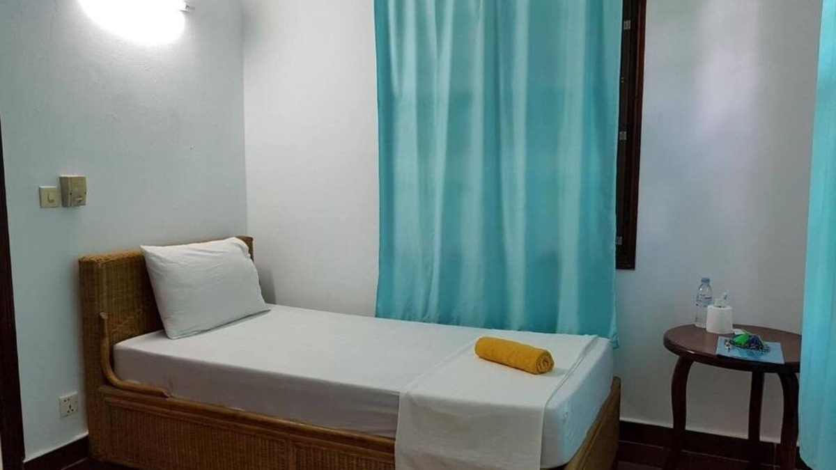 Siem Reap Bed & Breakfast | Smiley's Guesthouse : Budget Single Room