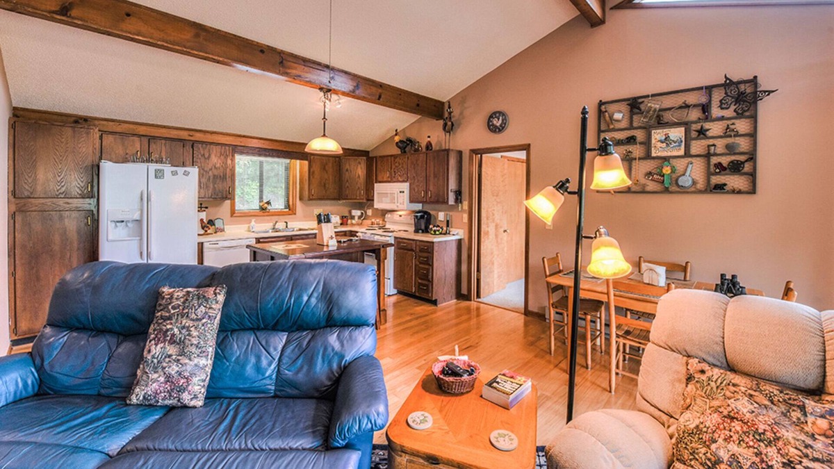Valley Creek Run House | SMOKY MOUNTAIN HIDEAWAY-2 BEDROOM SLEEPS 7