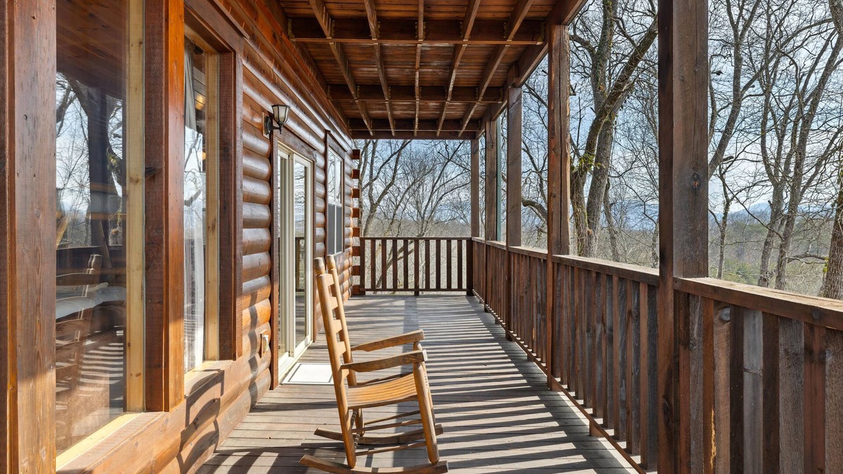 Sevierville Cabin | Smoky Mountain Lodge 6 Bedroom Cabin by RedAwning