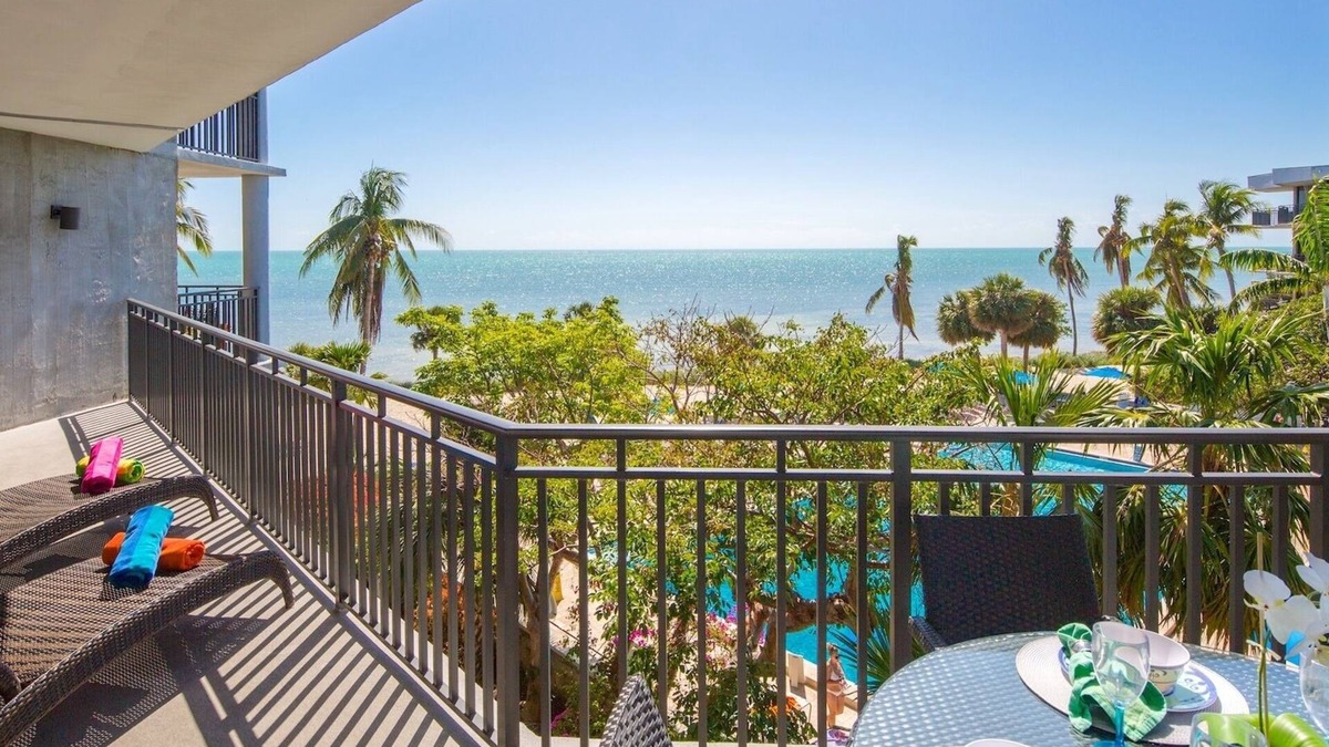 Key West Condo | *SMOOTH SAILING @ THE BEACH* Ocean Condo/Pool & Tennis + LAST KEY SERVICES.