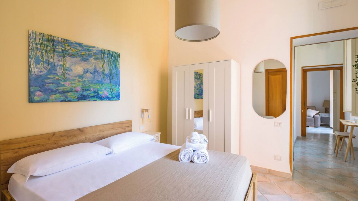 Vittorio Emanuele Apartment | Smooth Vibes at Chiaia by NapoliApartments