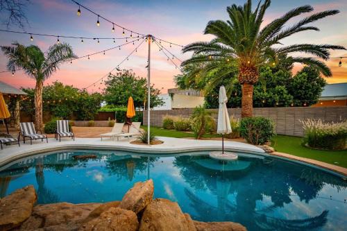 Paradise Valley Village House | Smurf Haus - Luxuriously Small with Resort-like Pool